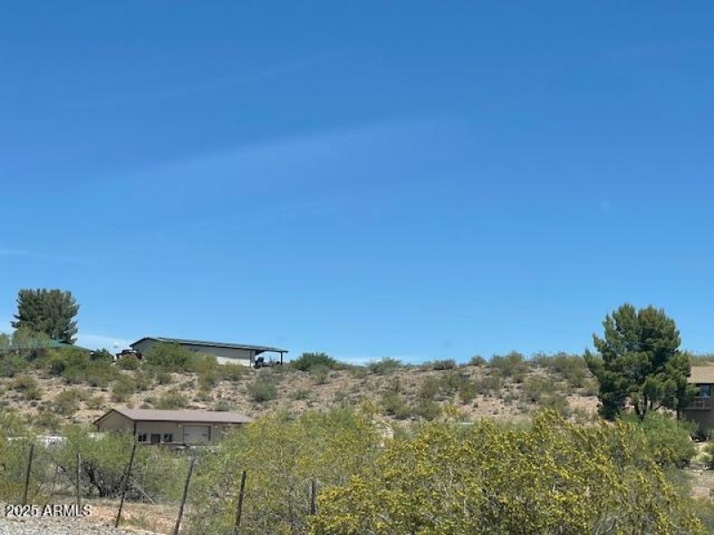 VIEW LOT RIGHT OF STRUCTURE