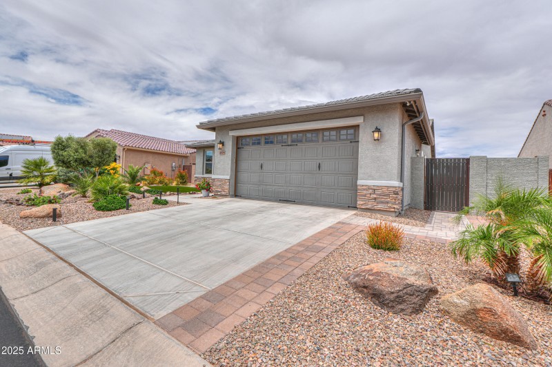 Paver walkway & gate
