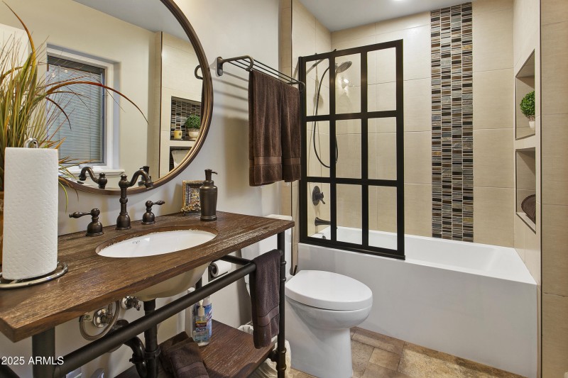 en suite bathroom