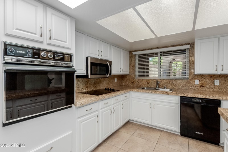12 Berrybrook