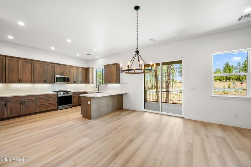 15-Dining Room (3)