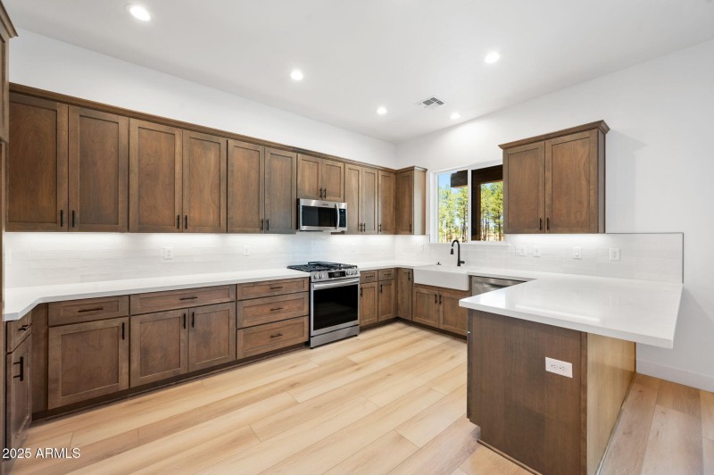 18-Kitchen (1)