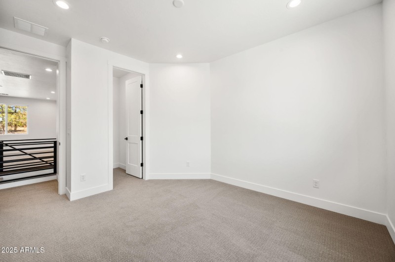 40-Bedroom 3 (2)