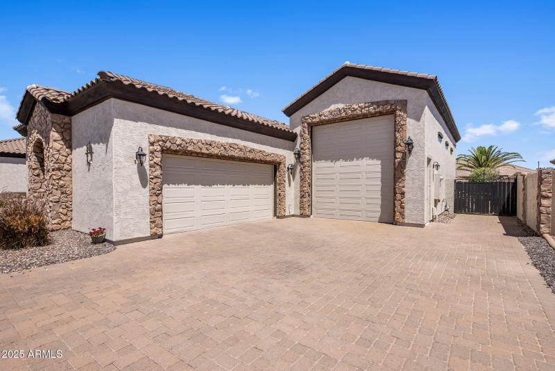 44-web-or-mls-D46A6116