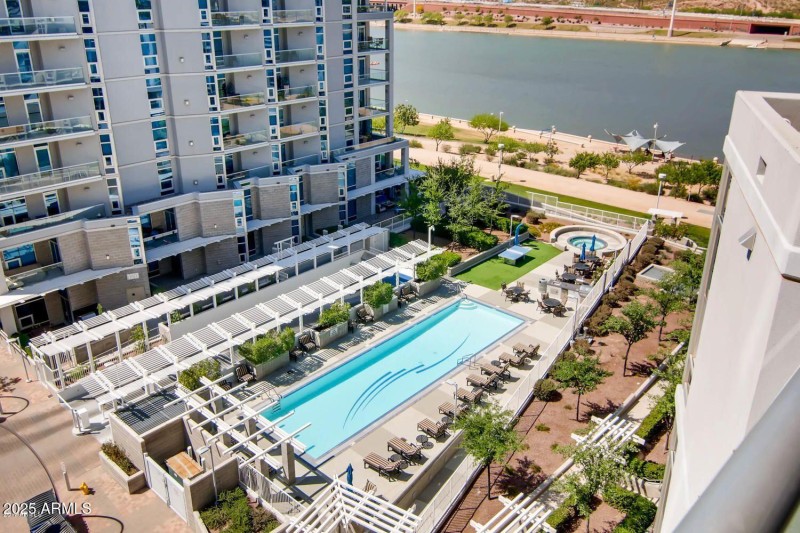 Pool:Spa:Pizza Oven:BBQ