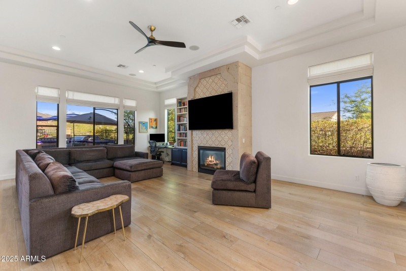 015_Family Room