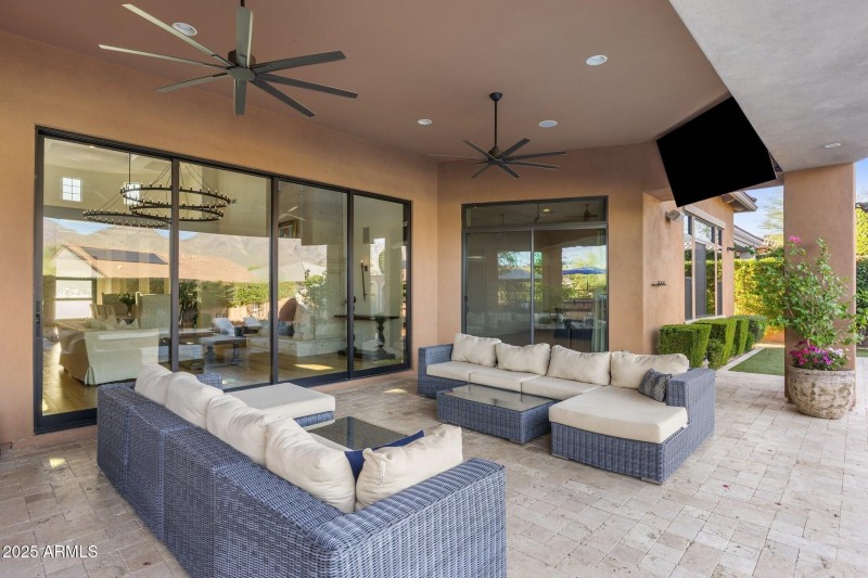 020_Outdoor Living