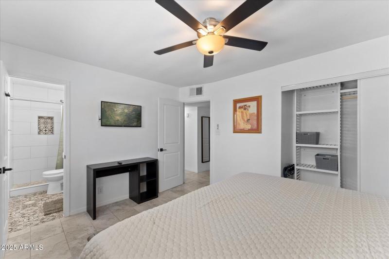 14-014-primary-bedroom