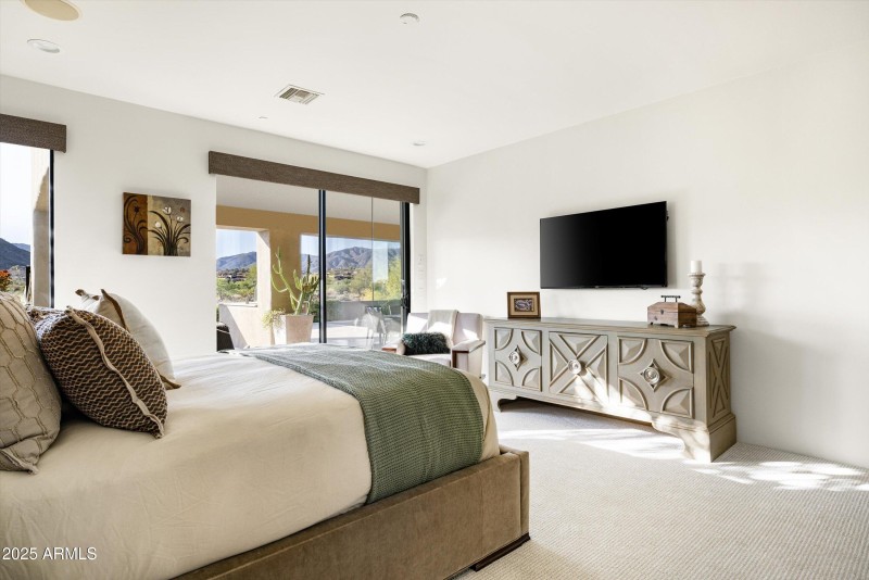 Primary suite