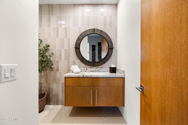 Powder bath