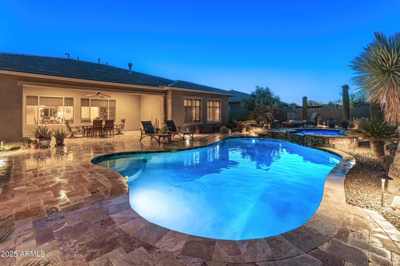 Gorgeous back yard