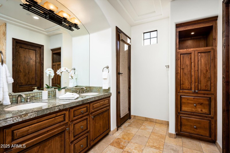 Guest bath 1