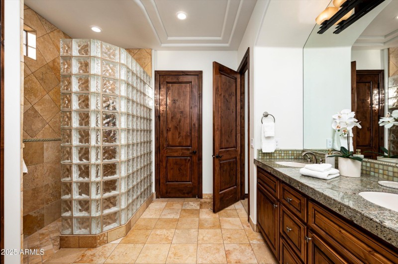 Guest bath 1