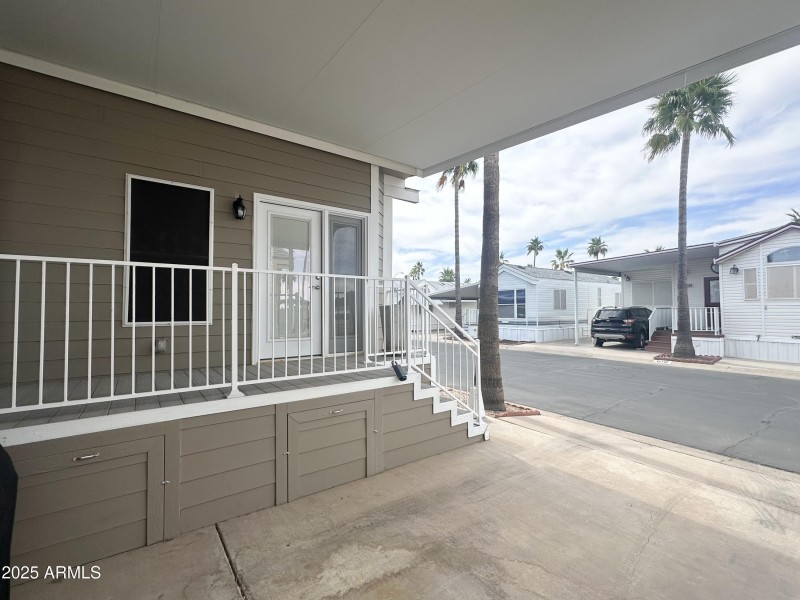 OUTDOOR DECK