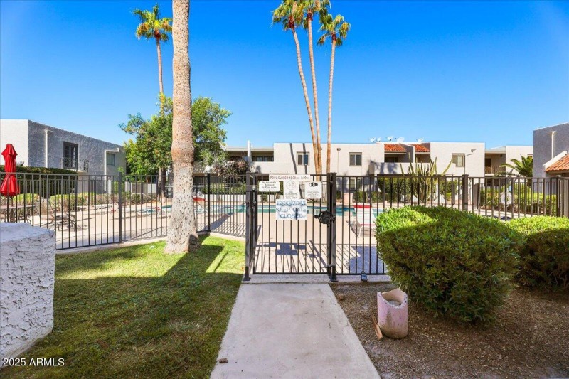 15-Community Pool