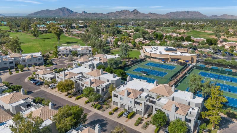 7710 E Gainey Ranch Rd-large-004-002-771