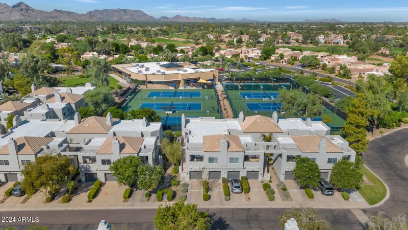 7710 E Gainey Ranch Rd-large-002-004-771