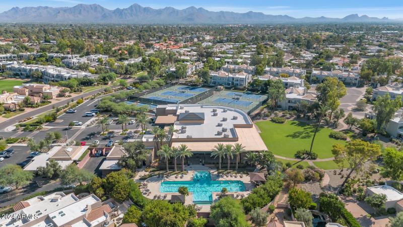 7710 E Gainey Ranch Rd-large-037-014-771