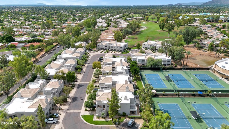 7710 E Gainey Ranch Rd-large-006-007-771