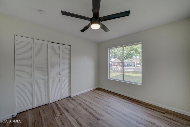 7113 W Sunnyside -16