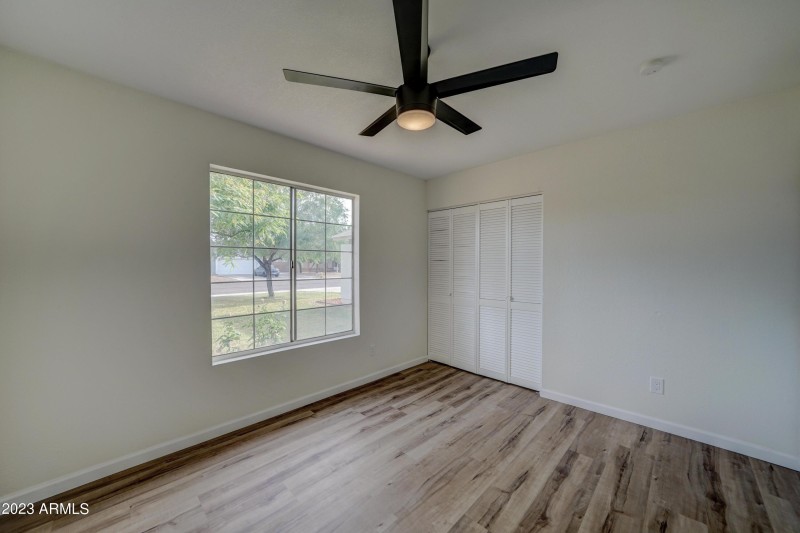 7113 W Sunnyside -19