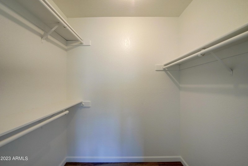 7113 W Sunnyside -23