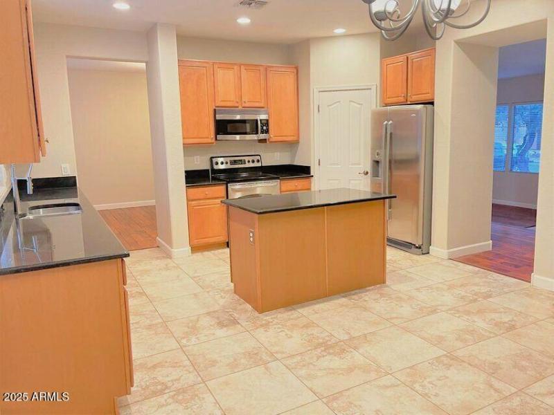 20211122213742140479000000-o