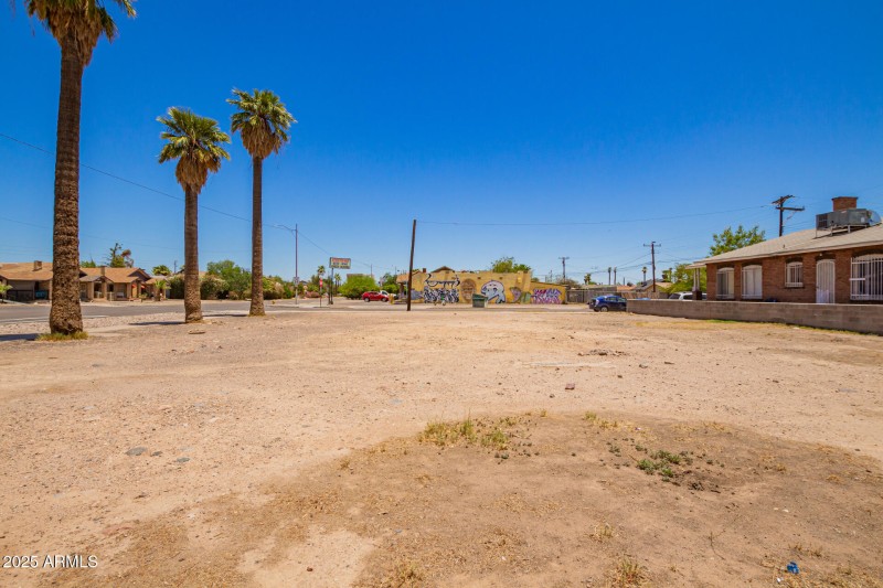 2023 W Jefferson St 5