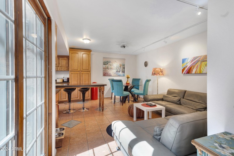 5231 E Tamblo Dr-17