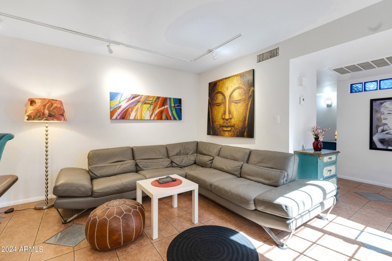 5231 E Tamblo Dr-18