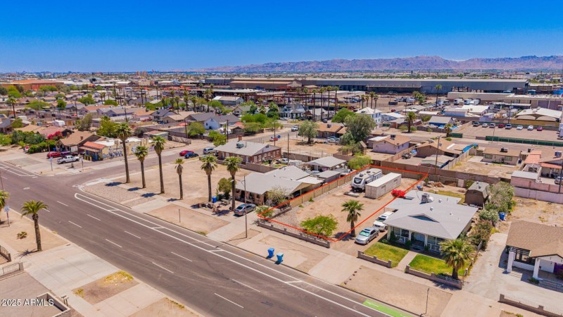 2123 W Jefferson with Approximate layout