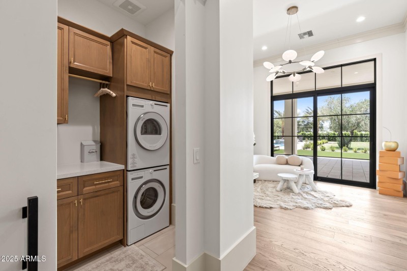 34-web-or-mls-12240-n-98th-st