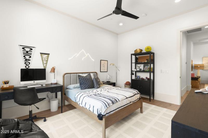 38-web-or-mls-12240-n-98th-st