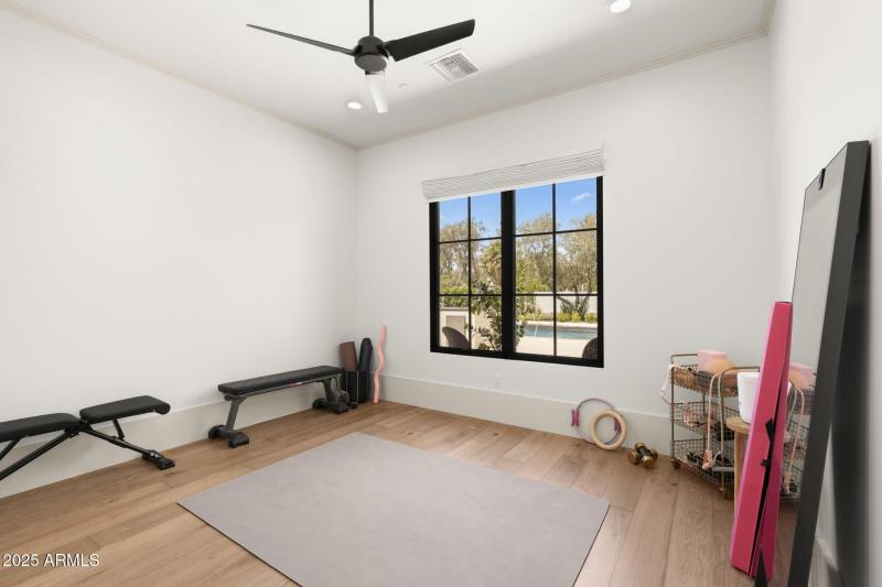 43-web-or-mls-12240-n-98th-st