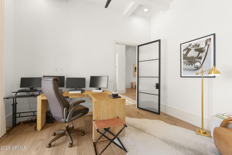 47-web-or-mls-12240-n-98th-st