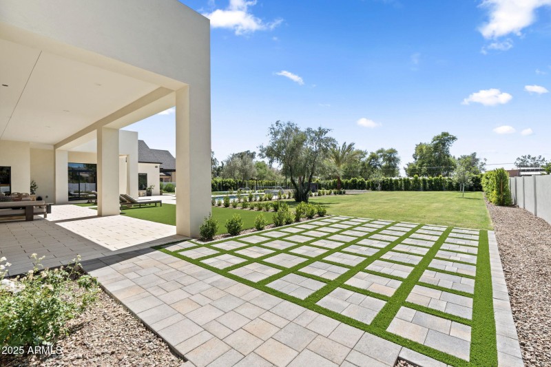66-web-or-mls-12240-n-98th-st