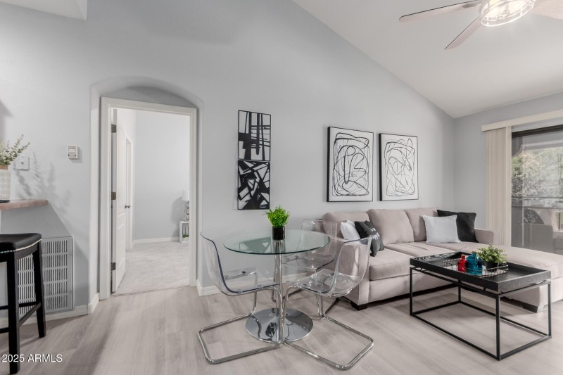 Living Room 06