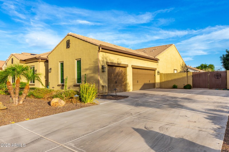 3 car garage