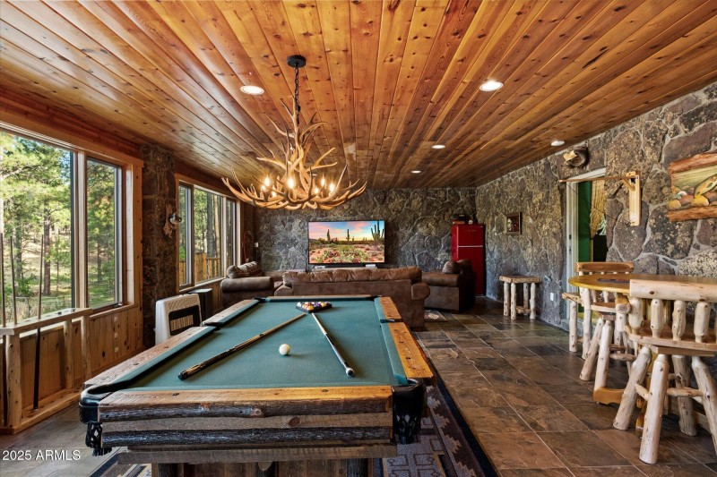 Bonus / Game Room