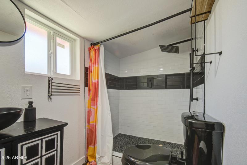 Bathroom-pic 2