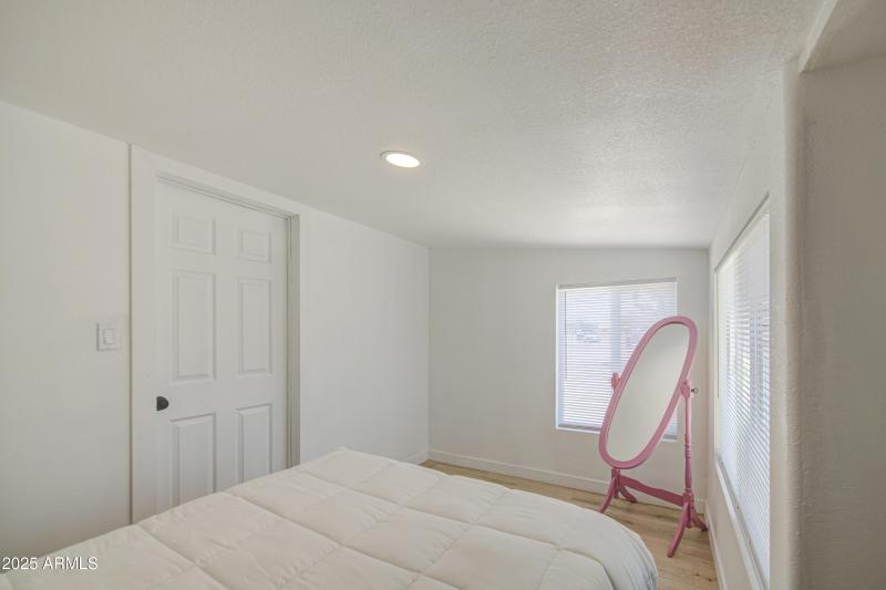 Bedroom-pic 3