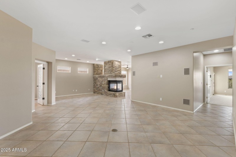 41627 N CEDAR CHASE