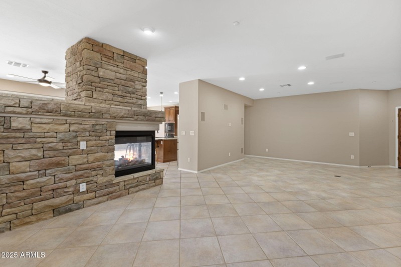 41627 N CEDAR CHASE
