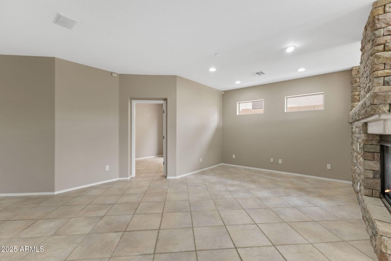 41627 N CEDAR CHASE