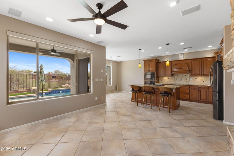 41627 N CEDAR CHASE
