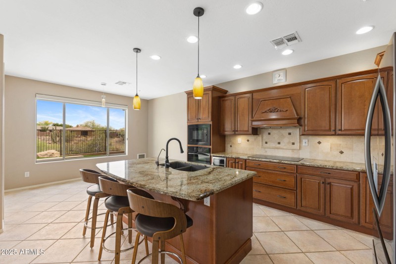 41627 N CEDAR CHASE