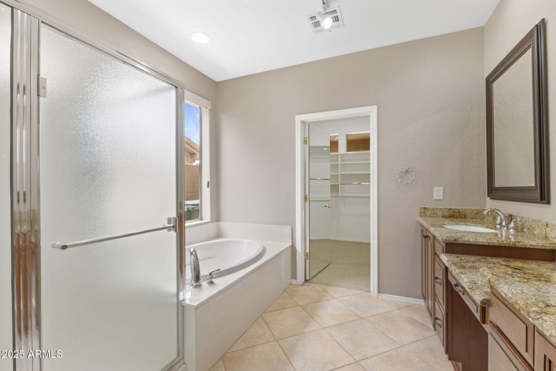 41627 N CEDAR CHASE