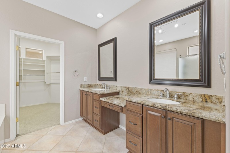 41627 N CEDAR CHASE