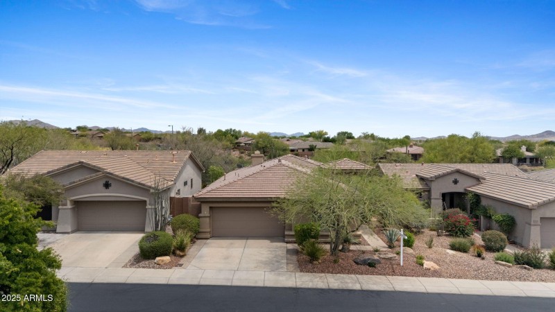 41627 N CEDAR CHASE