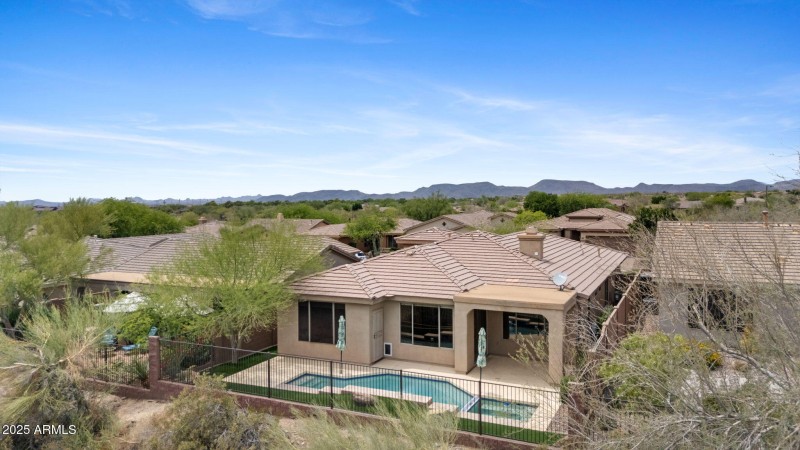41627 N CEDAR CHASE